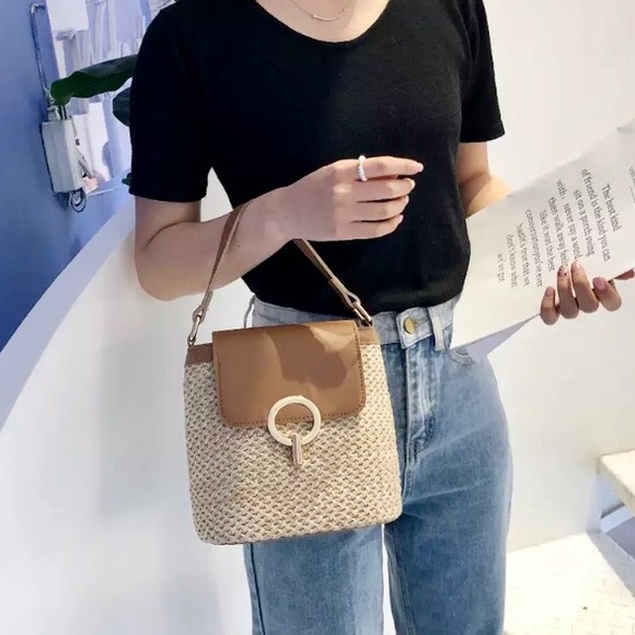 Just In! 🆕 VERONA Straw Weave Bucket Bag - Picture 5 of 8